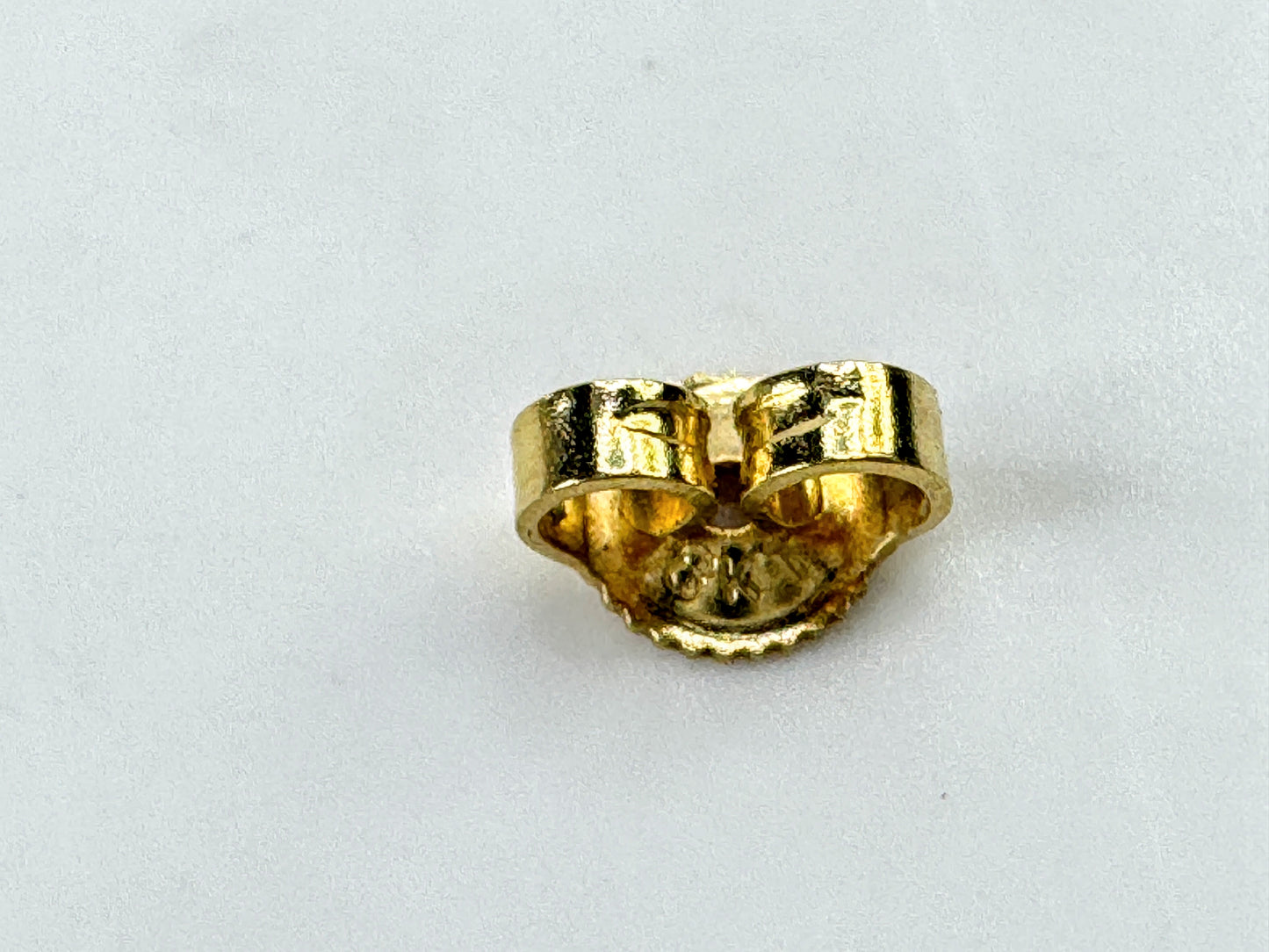 Vintage Mikimoto 18K Gold 7.25mm Akoya Pearl Stud Earrings JR1808