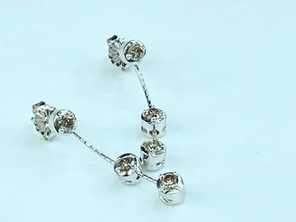 18K white gold 0.6ct three stones dangle earrings 1 1/8" 3.9g JR9839