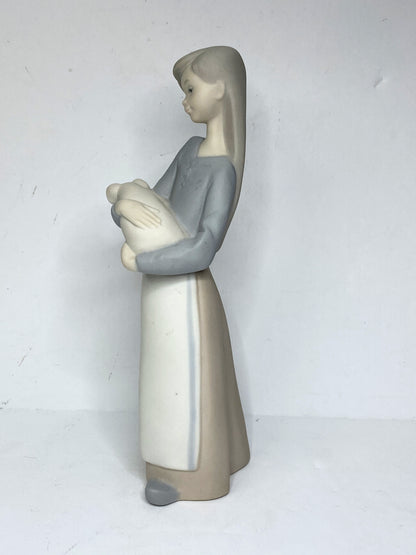 Lladro Girl With Piglet Porcelain Figurine– Spanish No 1011 Matte 7" A623