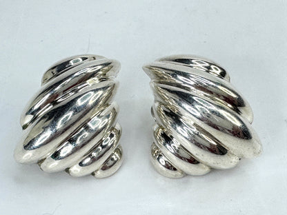 Tiffany & Co 925 Sterling Silver Vintage Earrings Puffed Shell Omega Back JR1827