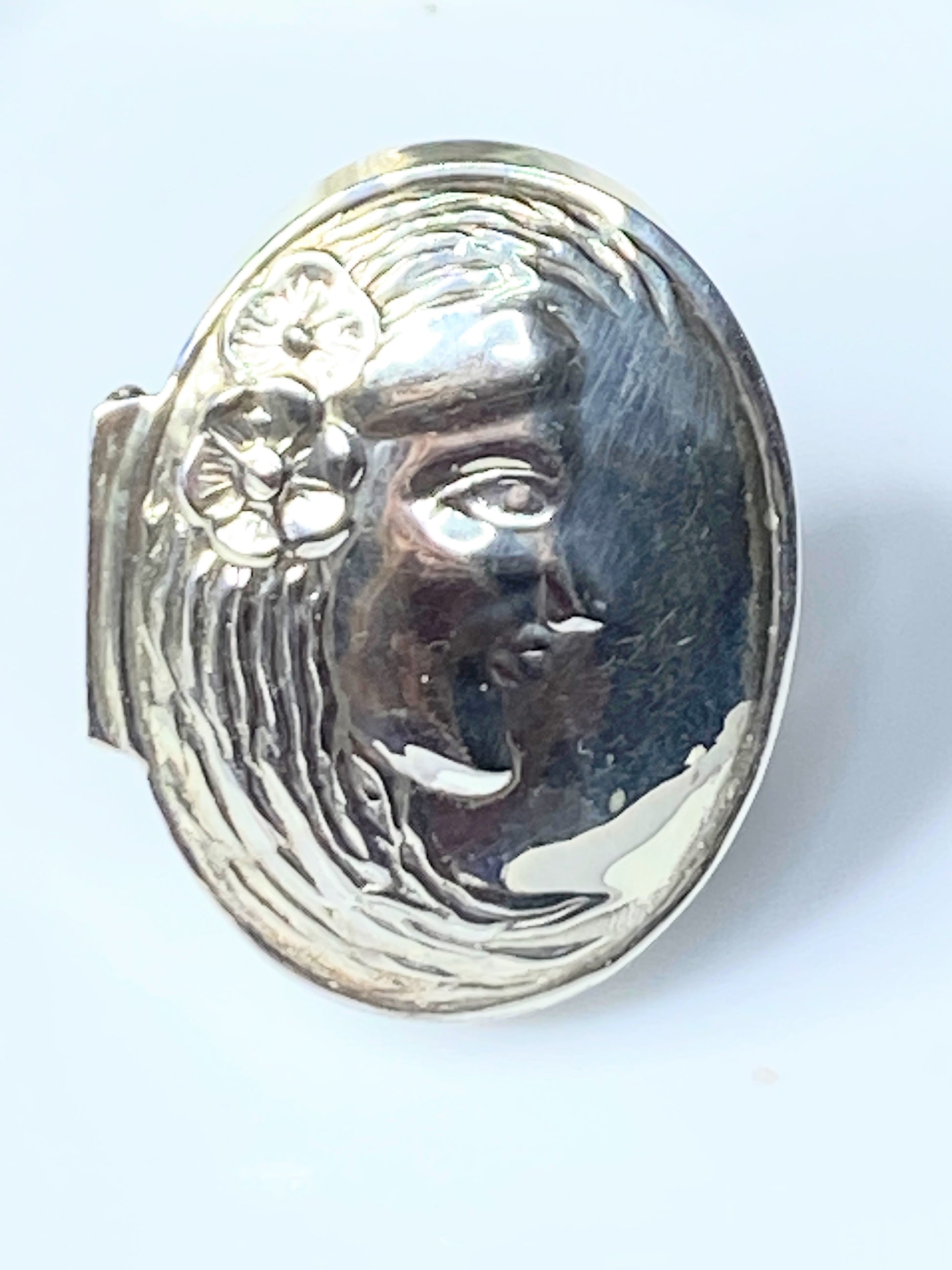 Sterling Silver Crescent Moon Lady's Face Pill Snuff hinged box 10.6g SS70