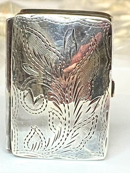 Sterling silver 50's etched Dog tall grass rectangular pill snuff box SS71