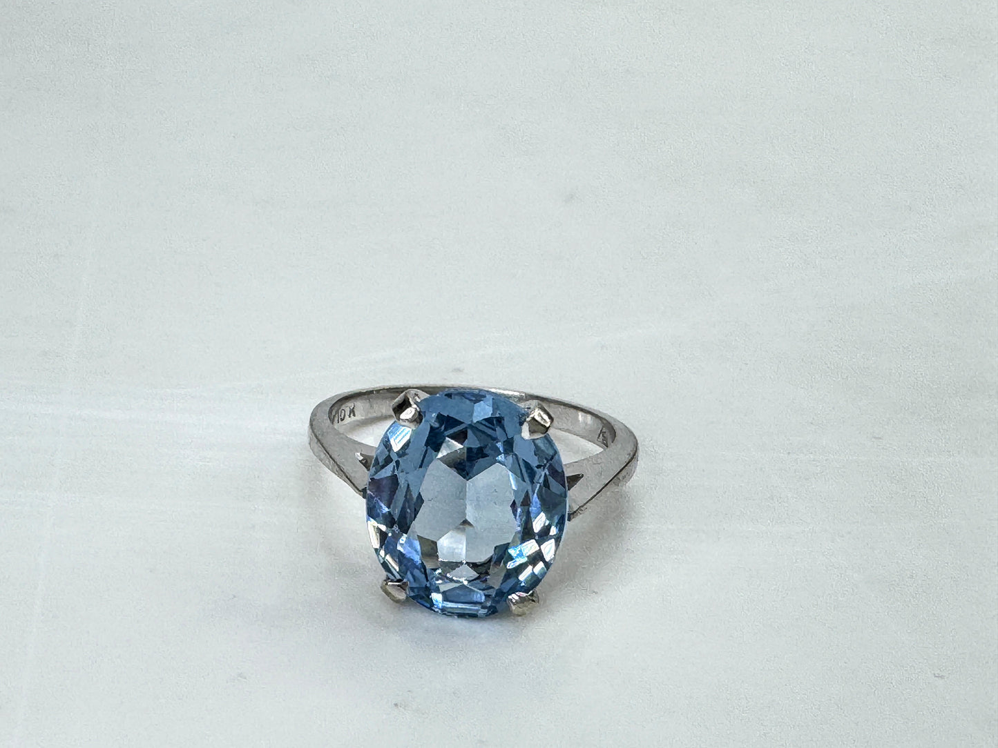 Art Deco 10K White Gold oval faceted Blue Topaz Ring Size 6.25 3.1g JR1830
