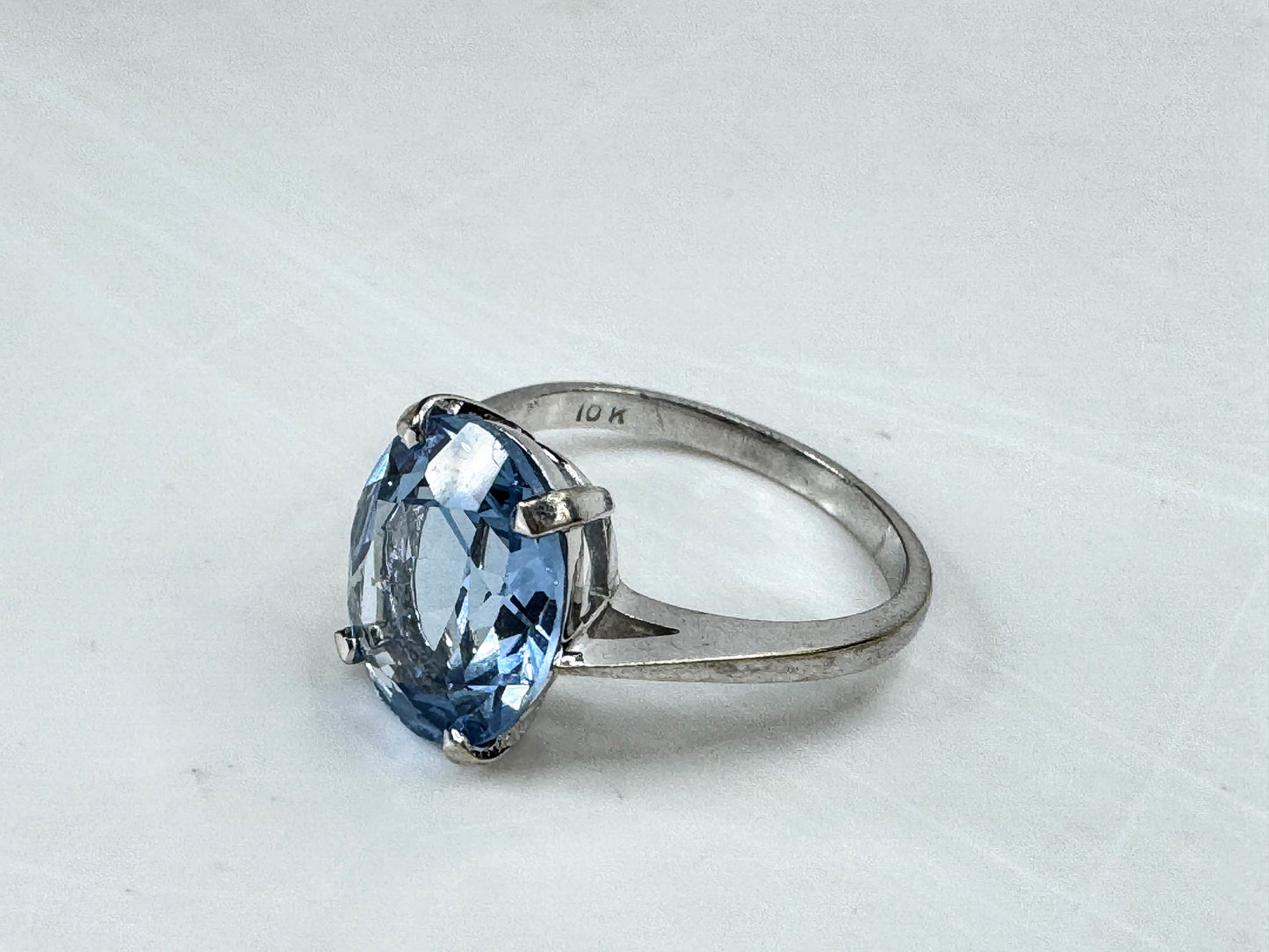 Art Deco 10K White Gold oval faceted Blue Topaz Ring Size 6.25 3.1g JR1830