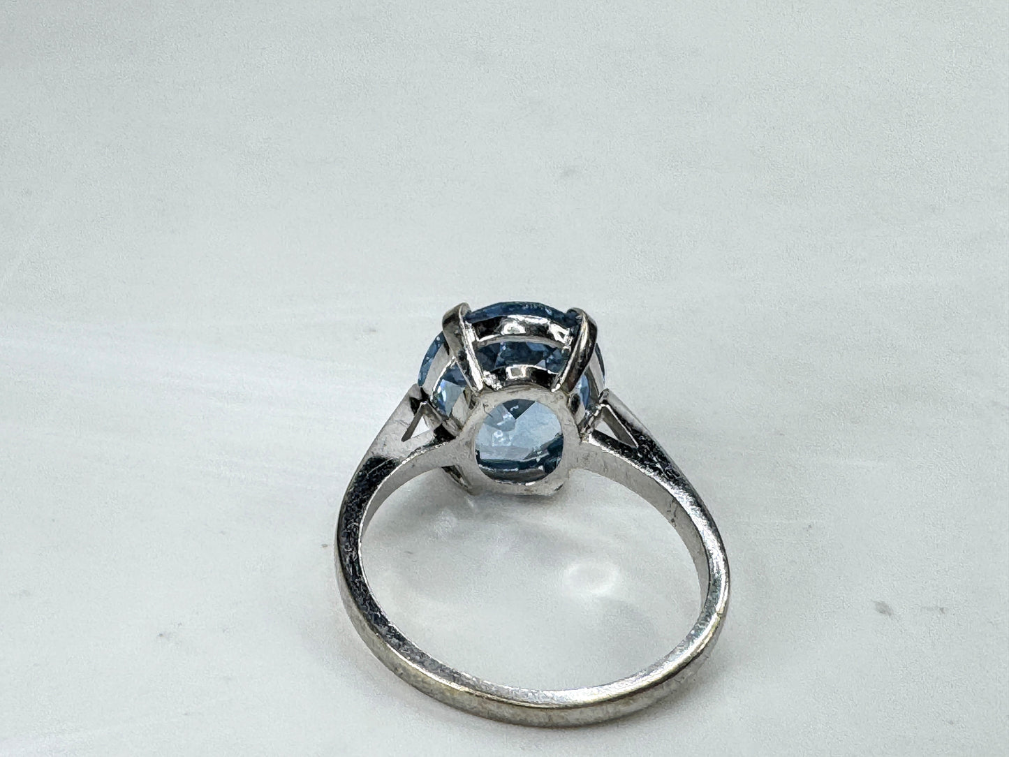 Art Deco 10K White Gold oval faceted Blue Topaz Ring Size 6.25 3.1g JR1830