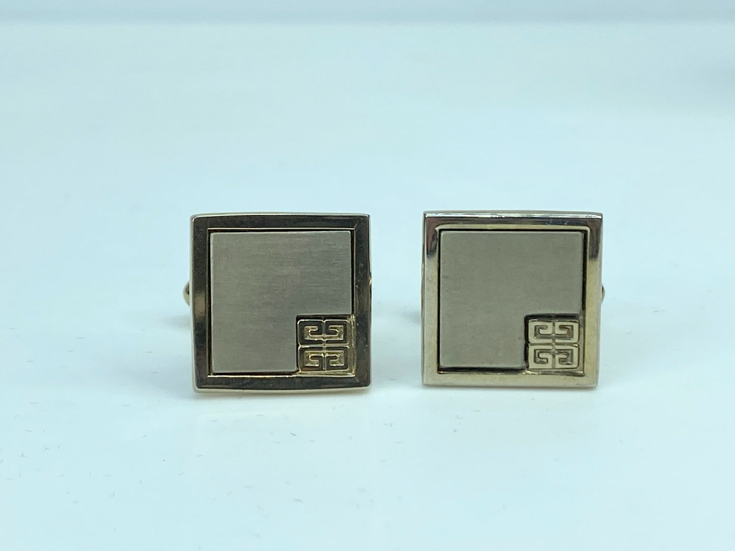 Bijoux Givenchy square gold silvery tone cufflink 10.7g GS456