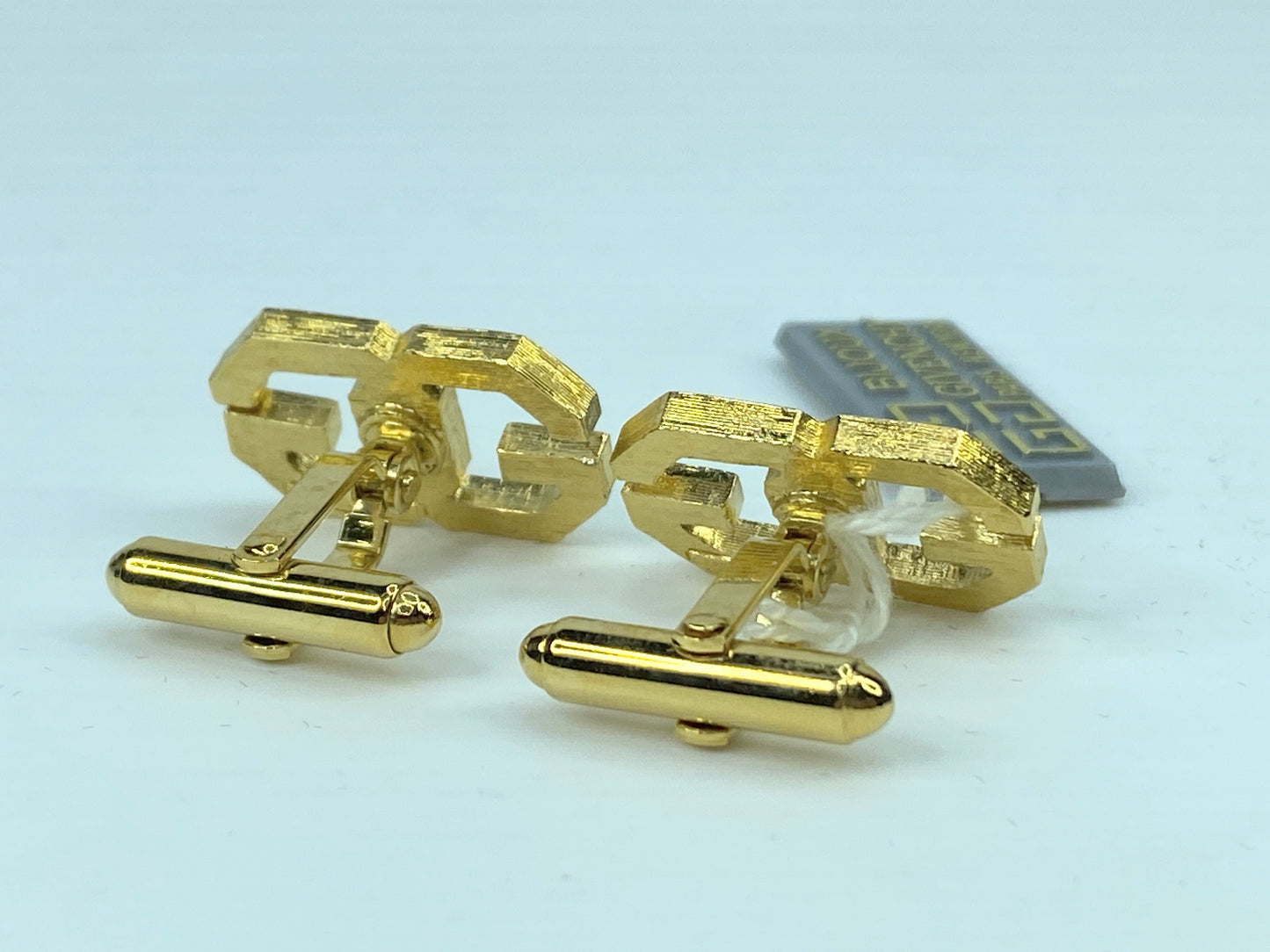 Bijoux Givenchy square gold silvery tone cufflink in black velvet 10.7g GS456