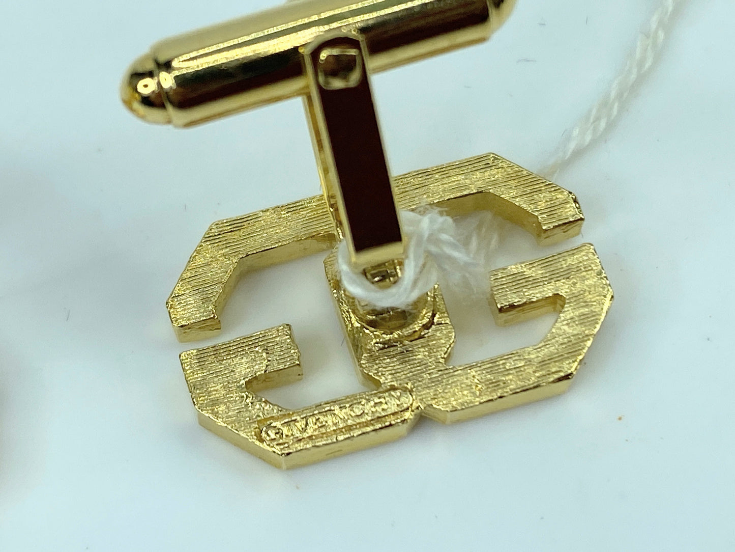 Bijoux Givenchy square gold silvery tone cufflink in black velvet 10.7g GS456