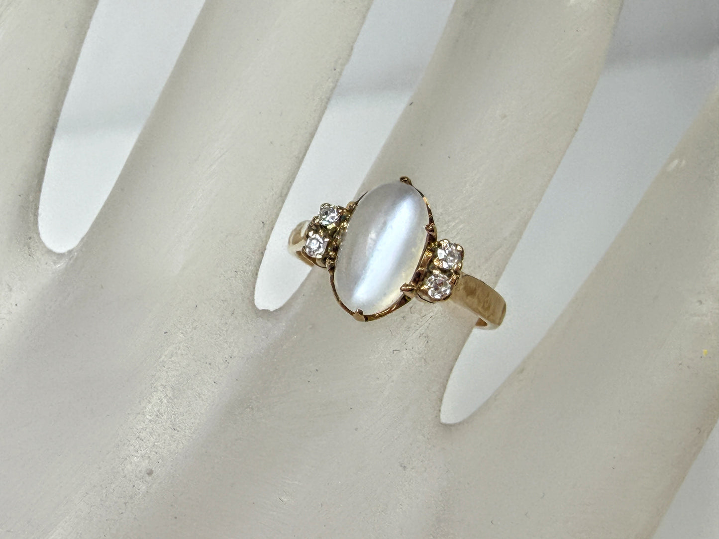 Vintage 1940s 14K Gold Oval Moonstone Cabochon Diamond Accents Ring 6 JR1653