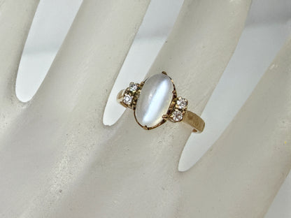 Vintage 1940s 14K Gold Oval Moonstone Cabochon Diamond Accents Ring 6 JR1653