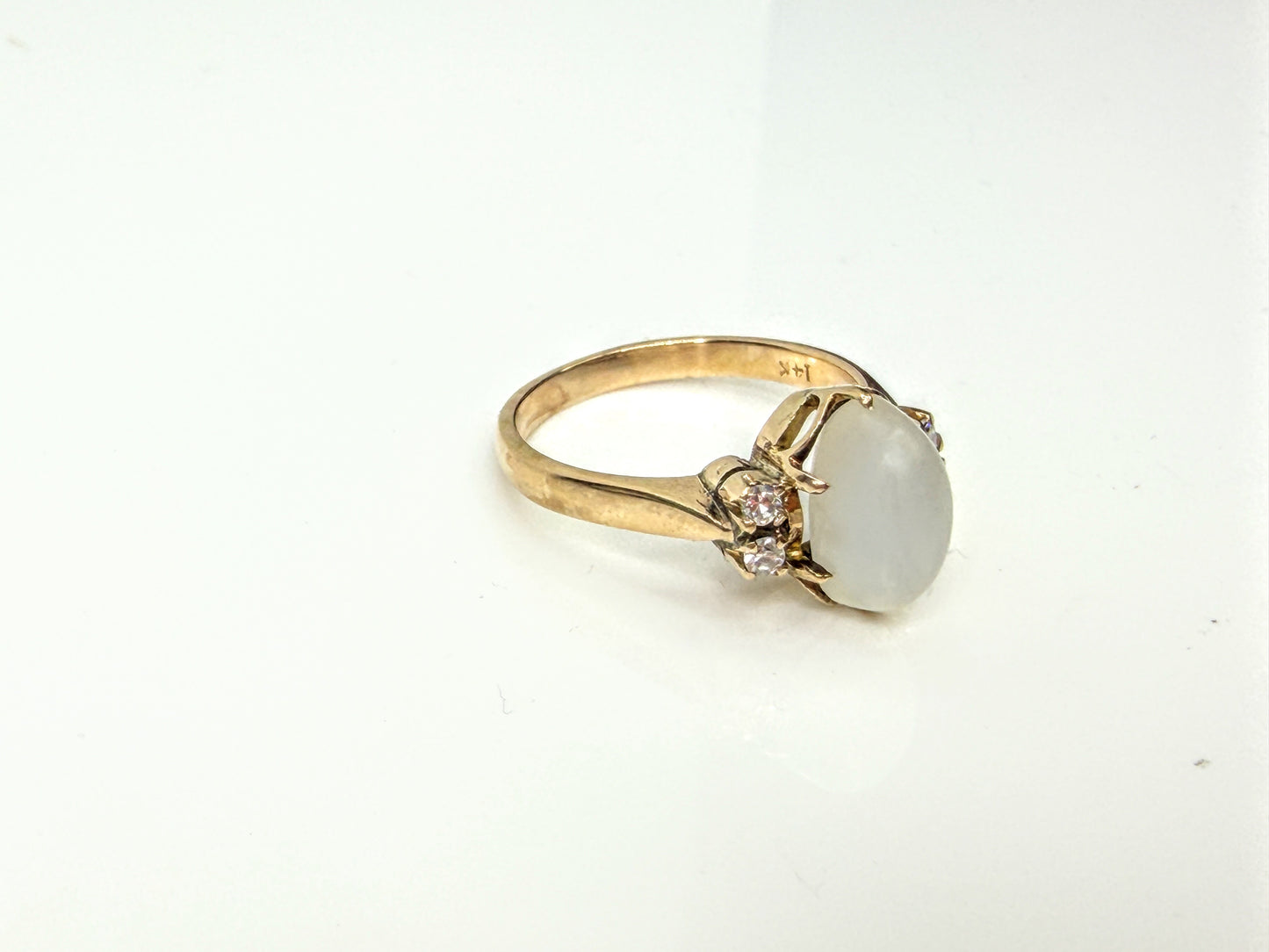 Vintage 1940s 14K Gold Oval Moonstone Cabochon Diamond Accents Ring 6 JR1653