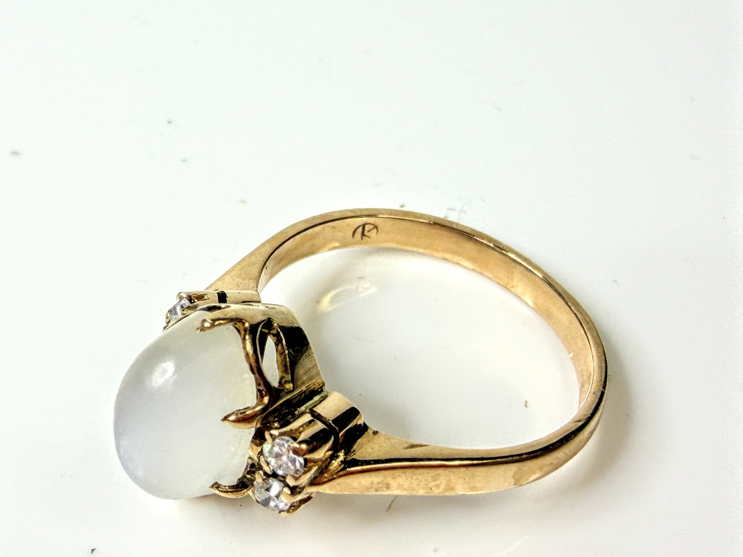 Vintage 1940s 14K Gold Oval Moonstone Cabochon Diamond Accents Ring 6 JR1653