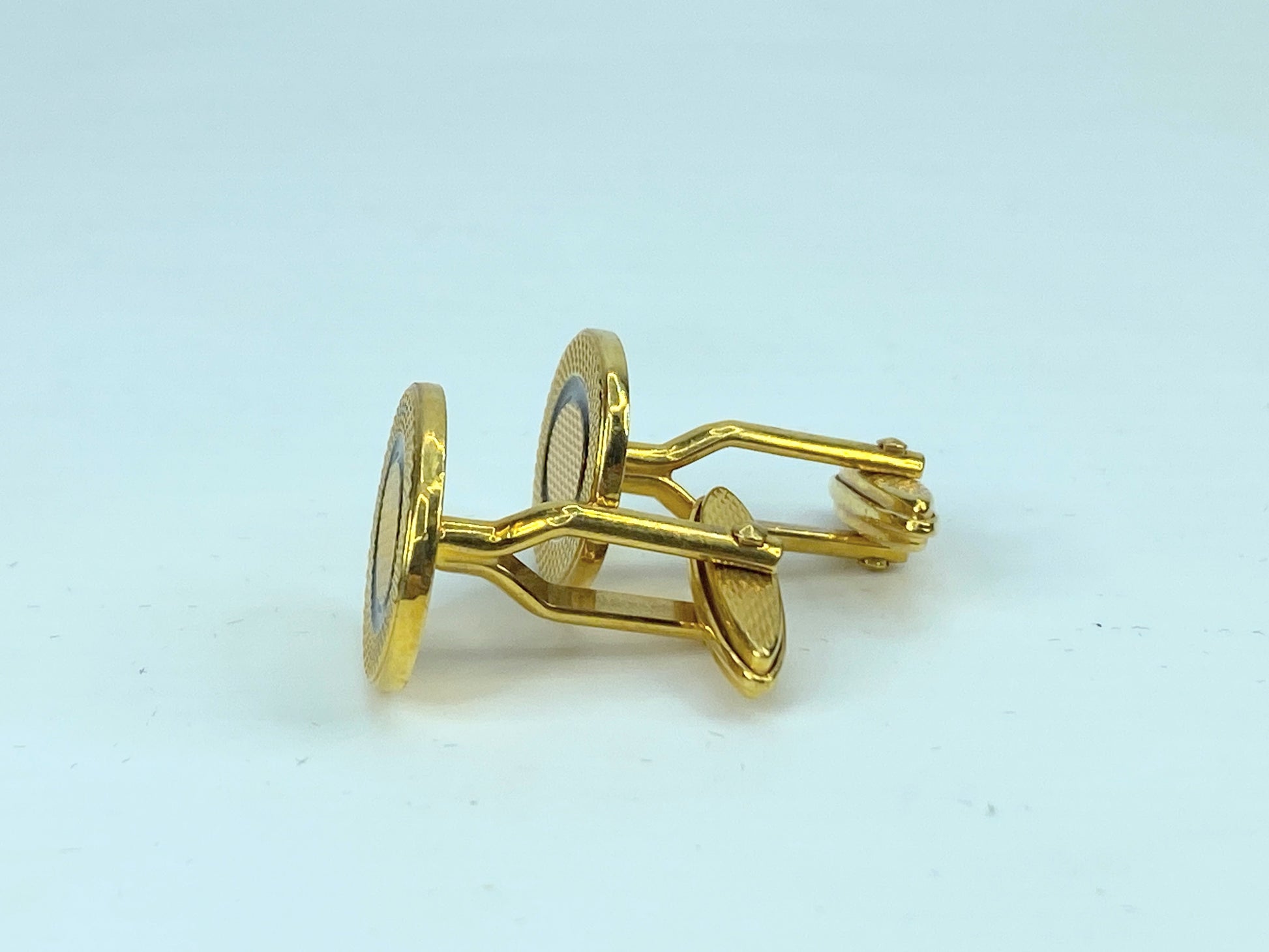 Alfred Dunhill gold tone plaid black enamel oval cufflinks 8.5g GS460