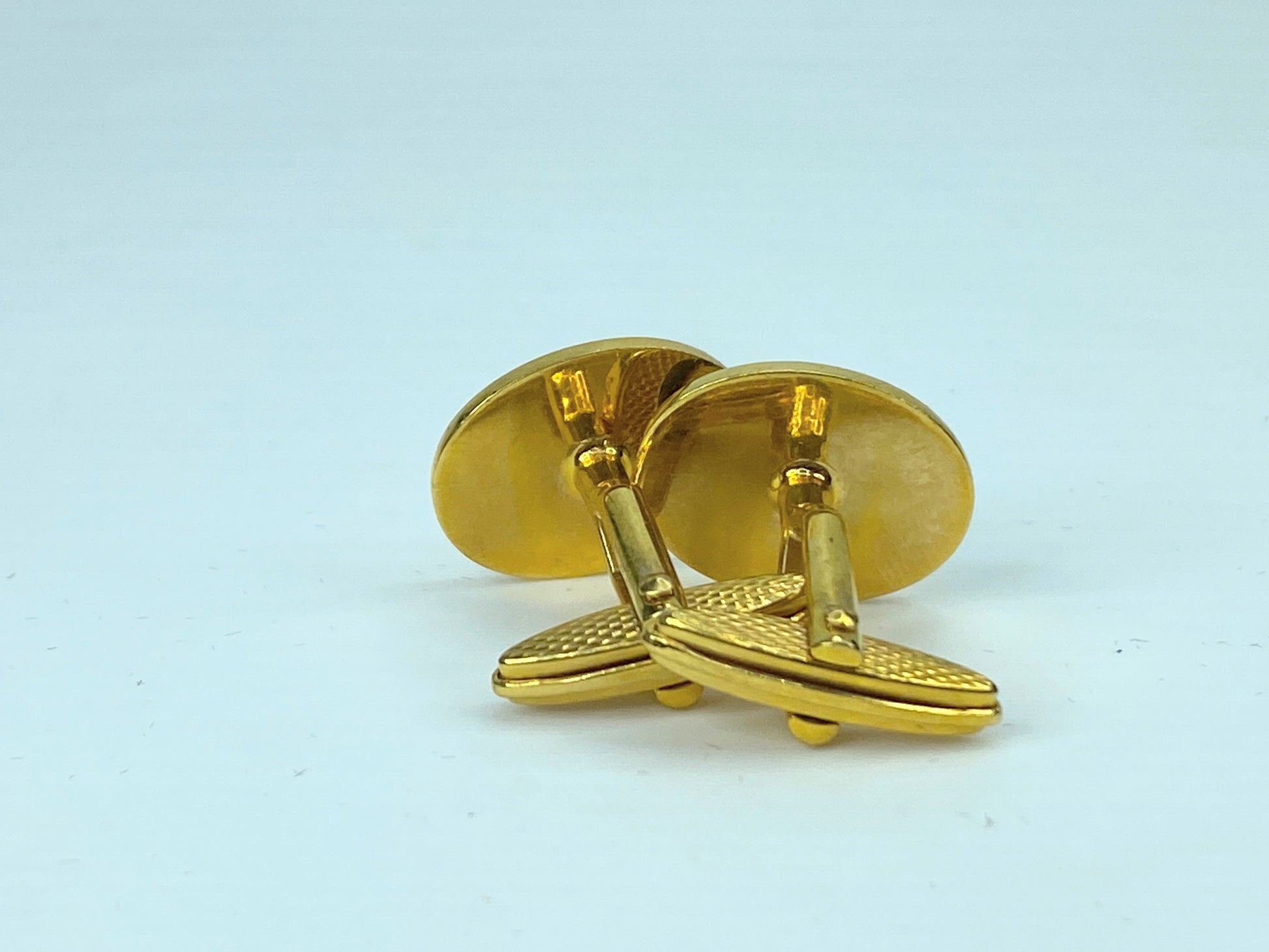 Alfred Dunhill gold tone plaid black enamel oval cufflinks 8.5g GS460