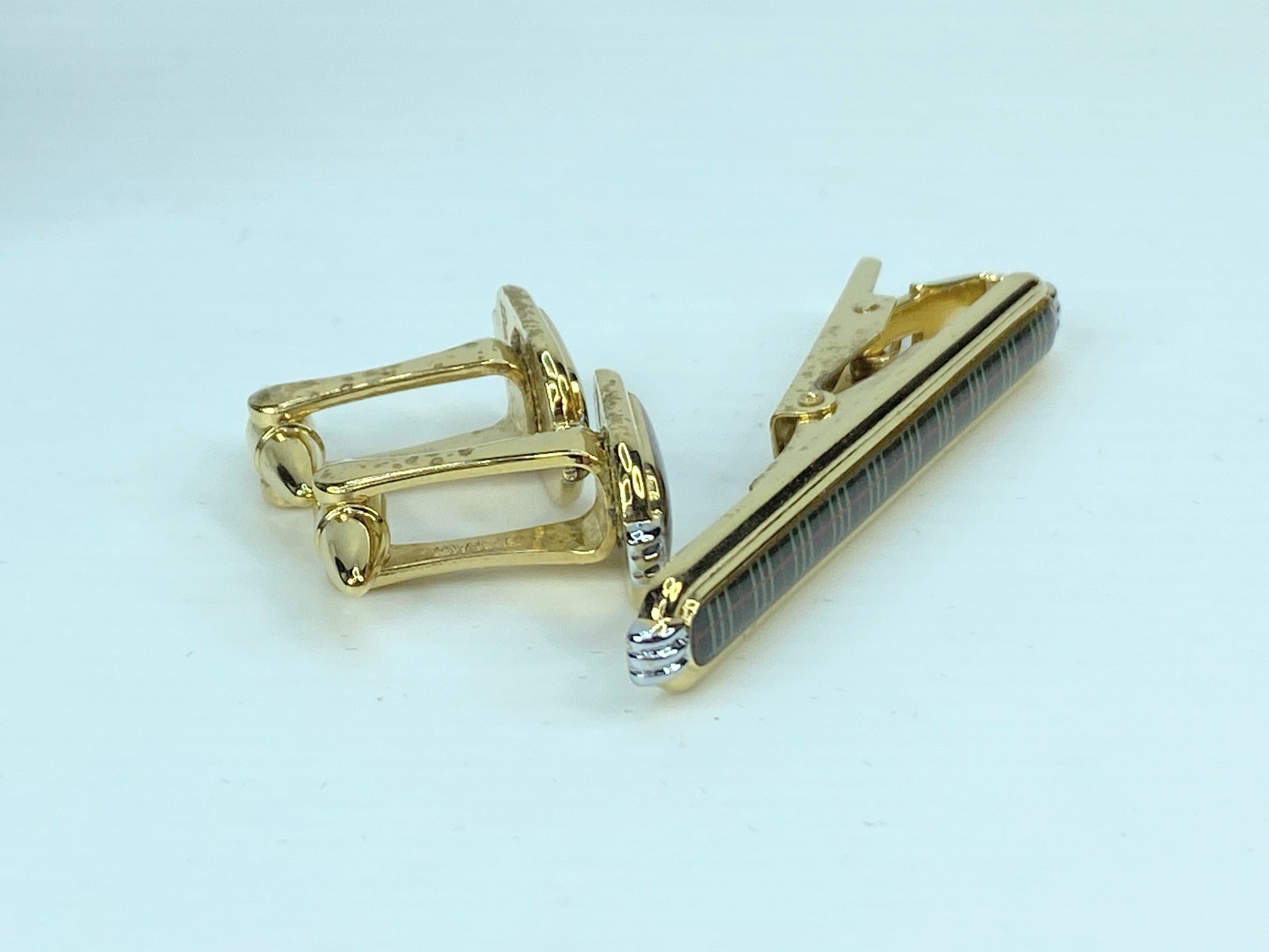 Burberry gold silvery tone Green Nova check cufflink tie clip GS462