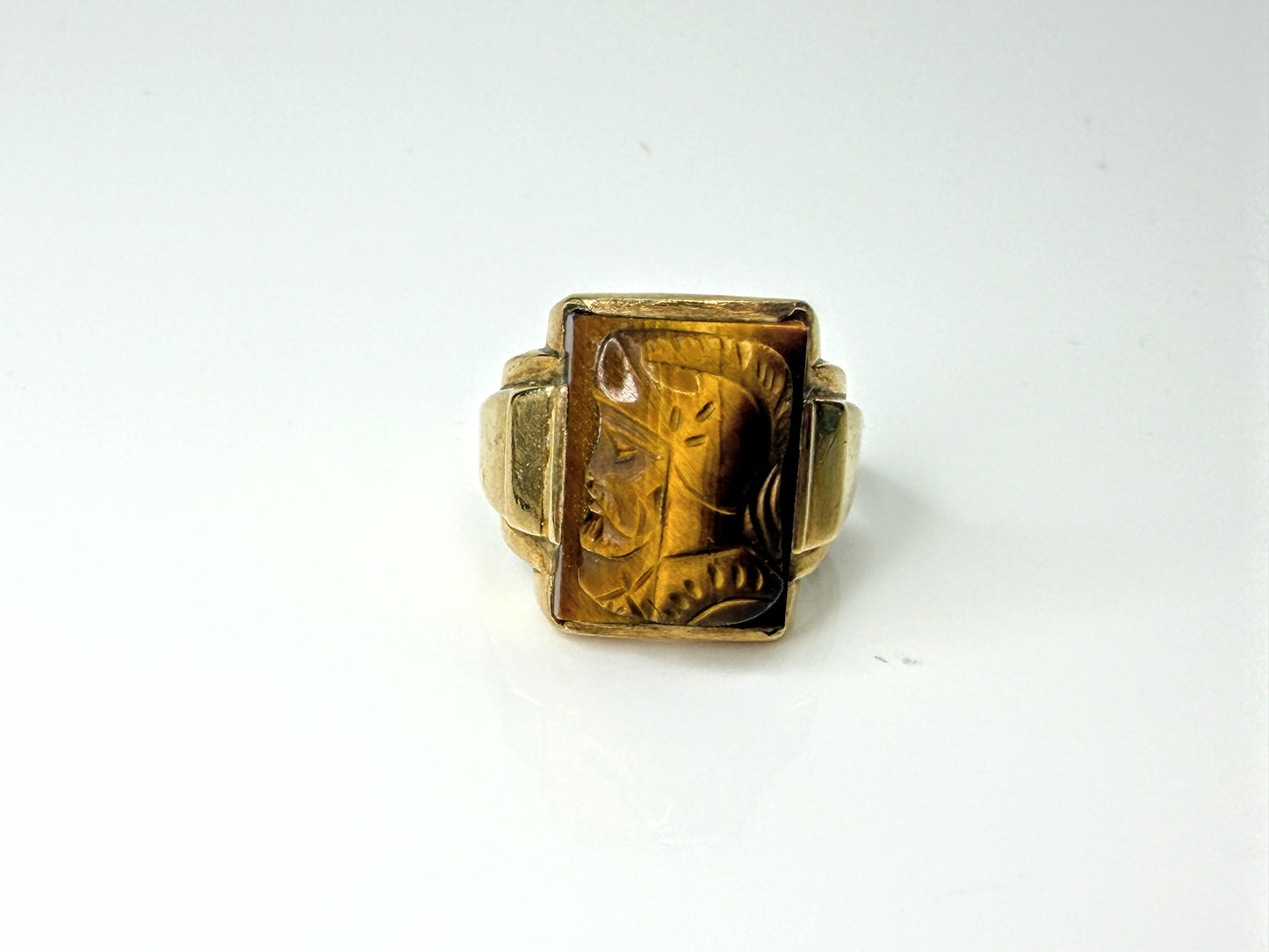 Vintage 10K Gold Soldier Cameo Carved Tiger Eye Signet Ring Size 8.75 JR1657