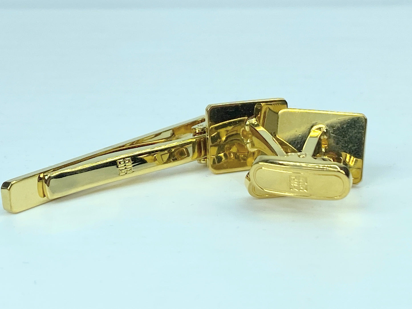 Givenchy Monsieur Golden Silver Tone cufflink Tie Clip Set GS525