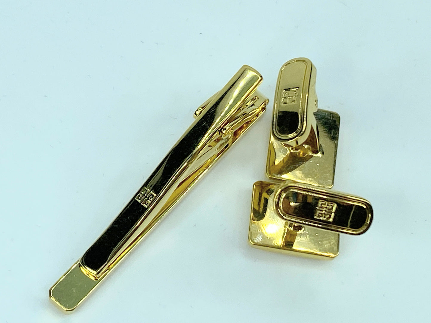 Givenchy Monsieur Golden Silver Tone cufflink Tie Clip Set GS525