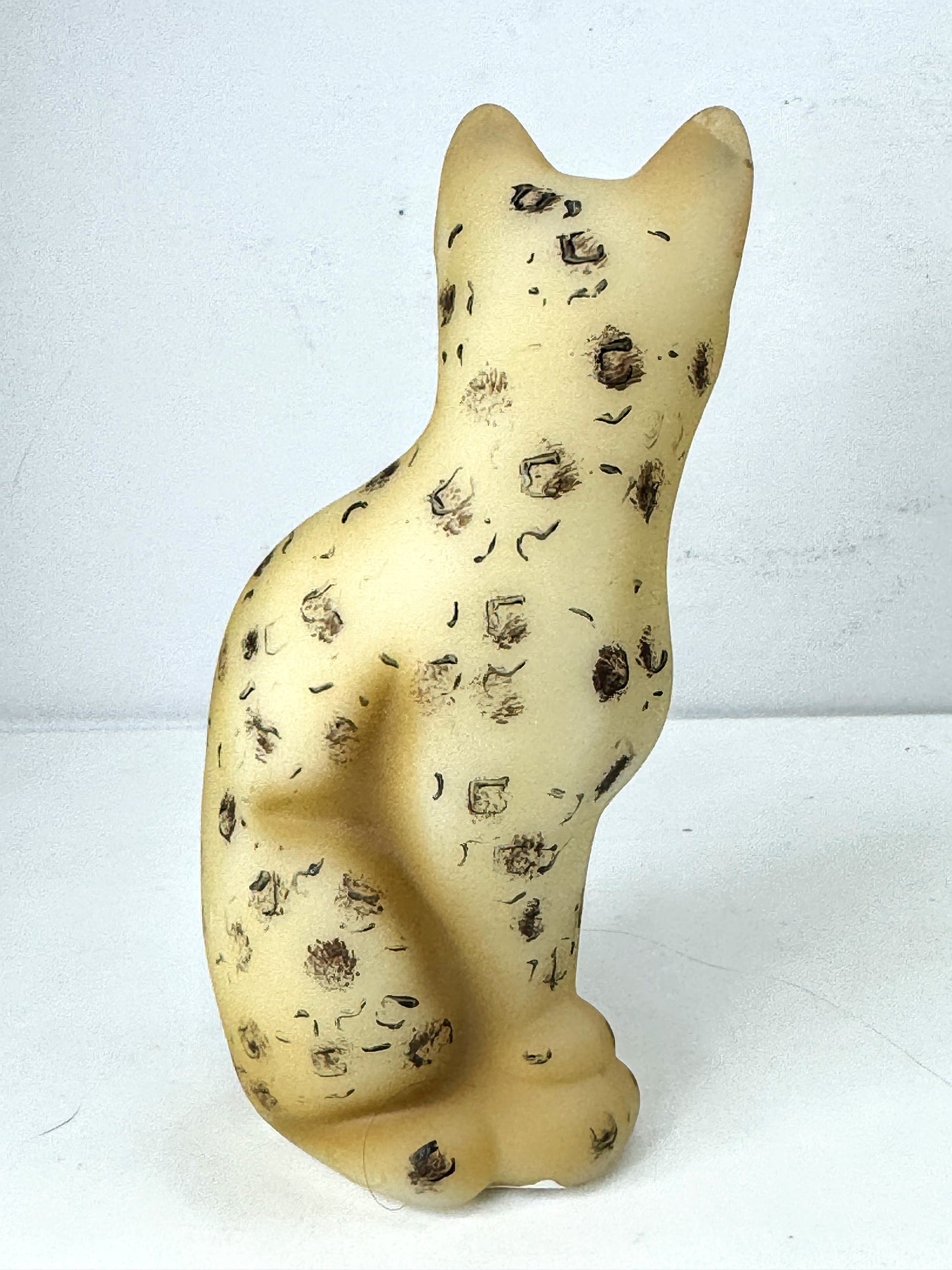 Fenton Hand Painted Leopard Stylized sitting Cat by D. Wyman A1061