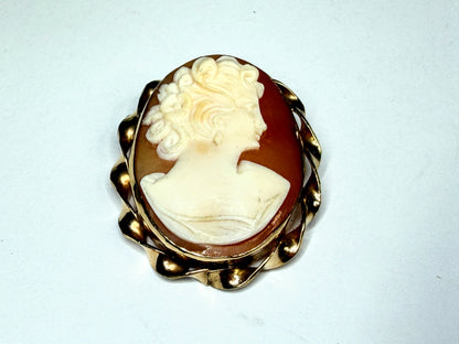 Antique 14K Gold Shell Cameo Brooch Pendant Scalloped Floral Frame JR1661