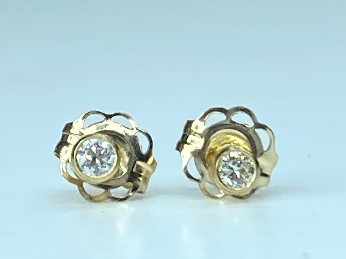 14K yellow gold  Diamond Micro-Bezel Stud Earrings JR98953