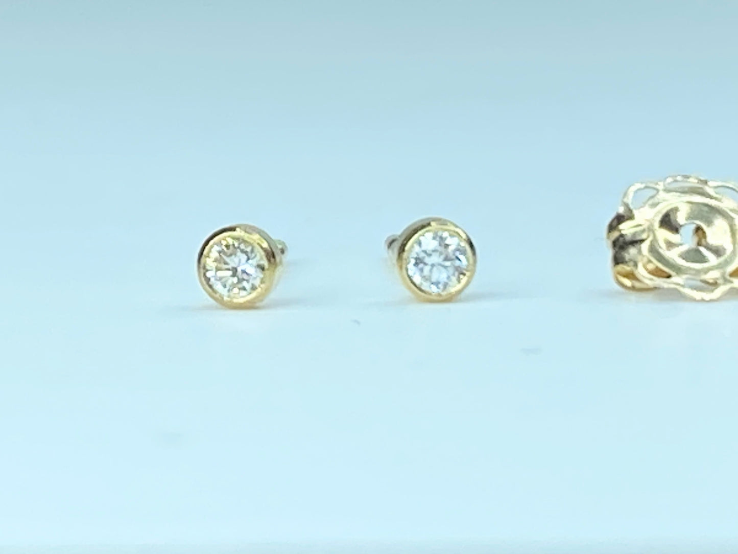 14K yellow gold  Diamond Micro-Bezel Stud Earrings JR98953