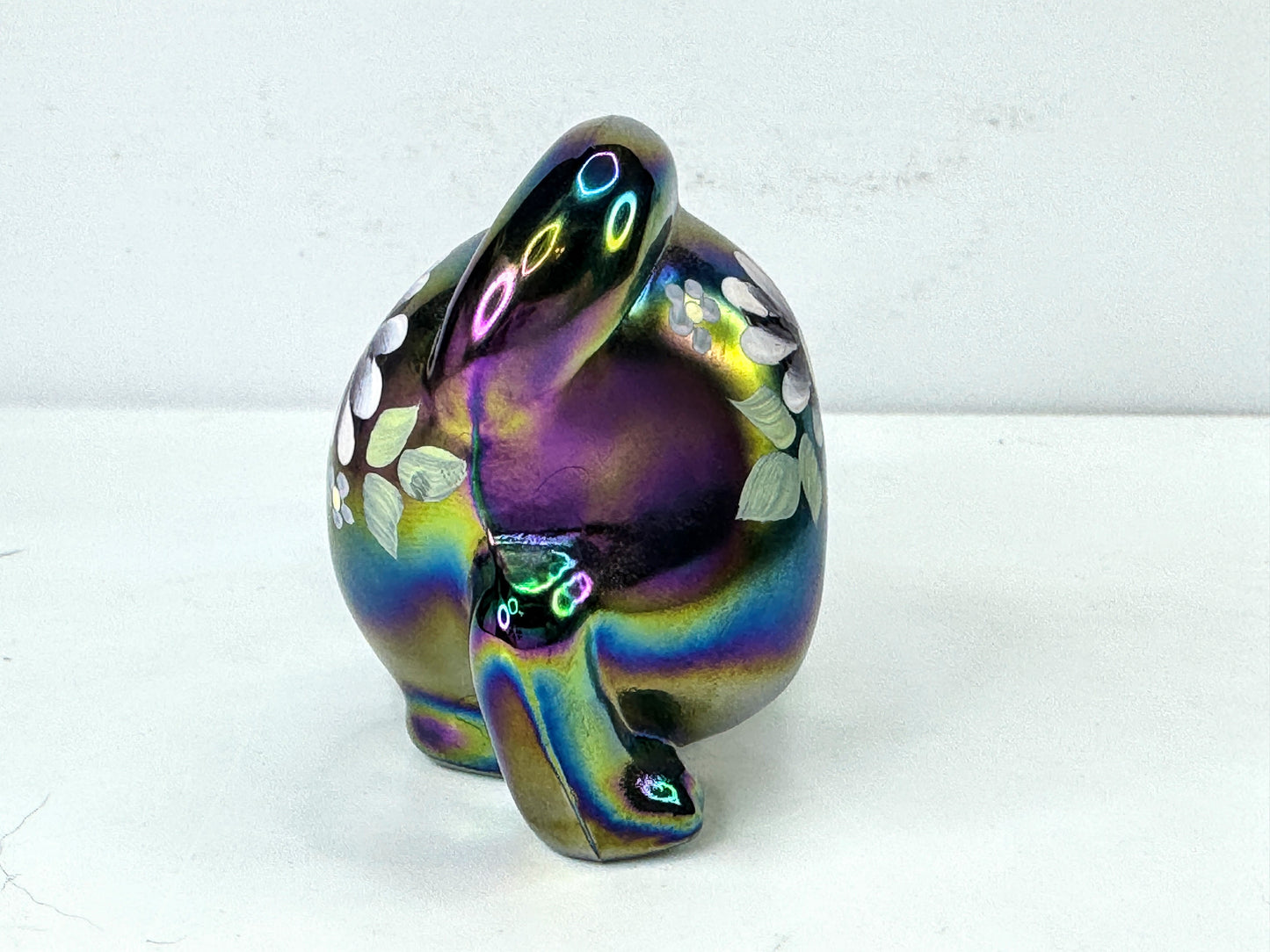 Fenton Iridescent Hand Painted Cat Figurine Signed C. Mackey A1064