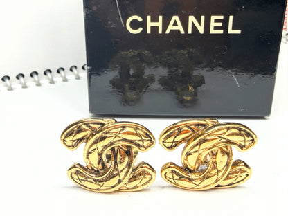 Vintage Chanel Gold Tone Quilted CC Logo Clip Earrings With Chanel Box GS833