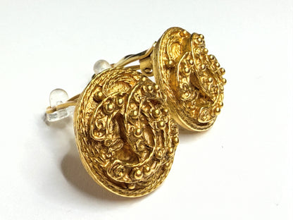 Vintage Chanel CC Textured Round Clip On Earrings Gold Plated with box GS834