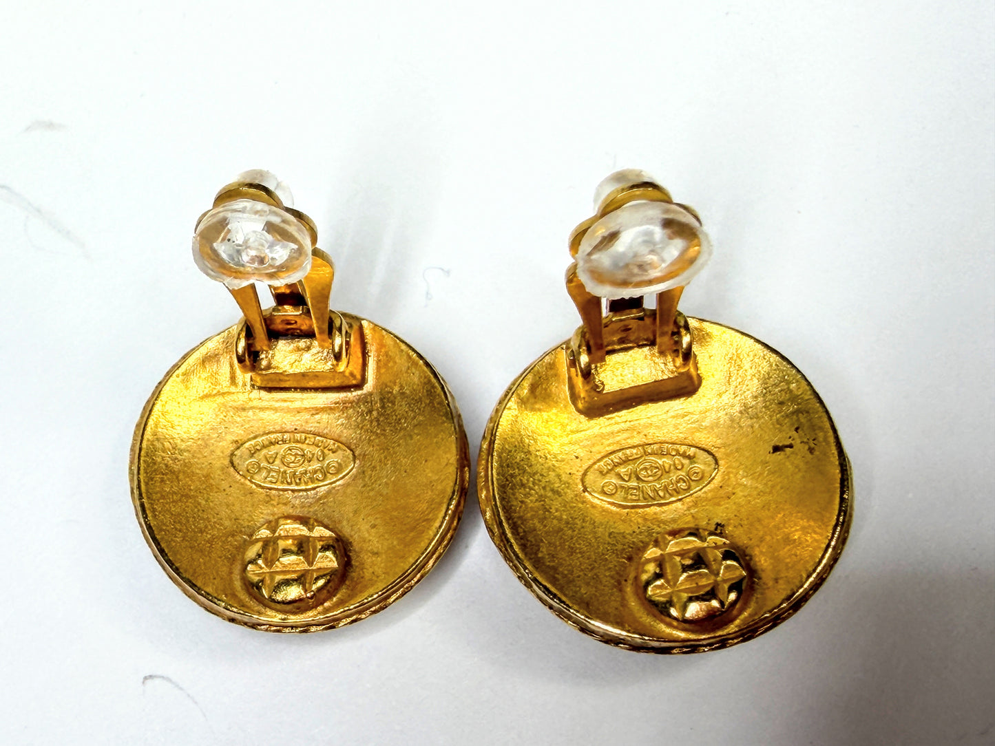 Vintage Chanel CC Textured Round Clip On Earrings Gold Plated with box GS834