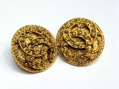 Vintage Chanel CC Textured Round Clip On Earrings Gold Plated with box GS834