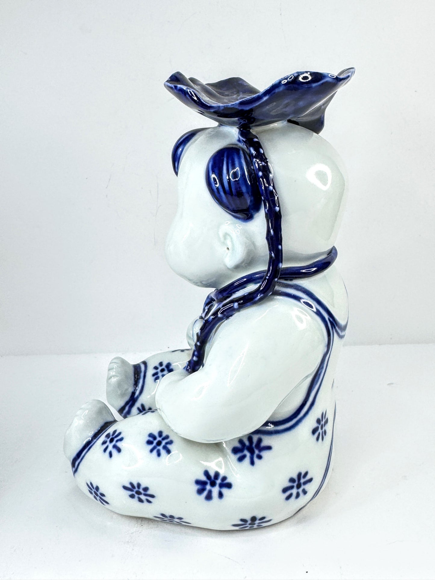 Vintage Blue & White Porcelain Chinese Boy Figurine A1128