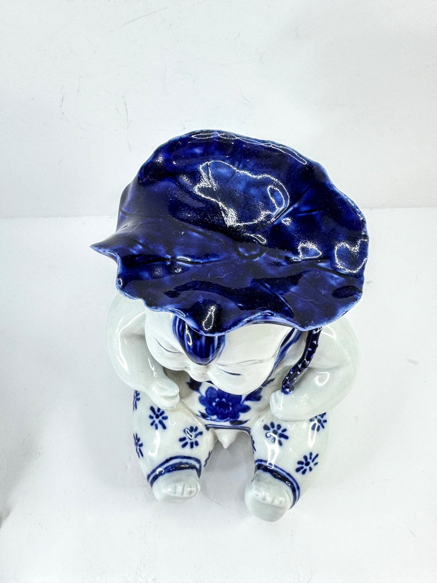 Vintage Blue & White Porcelain Chinese Boy Figurine A1128