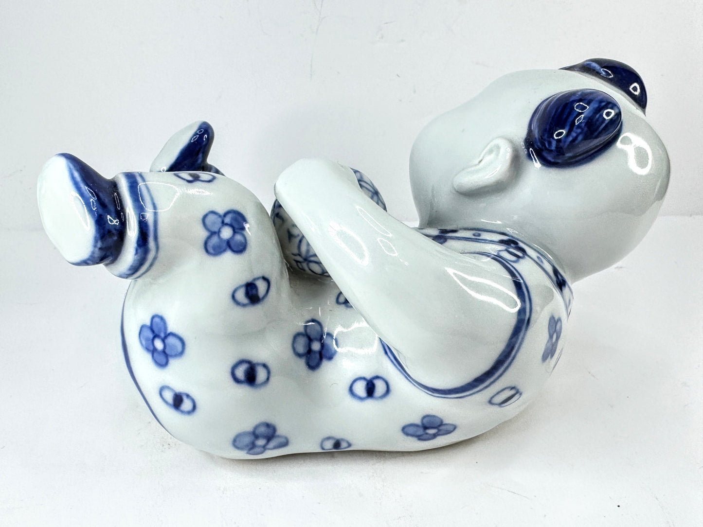 Vintage Blue & White Porcelain Reclining Boy Figurine A1130