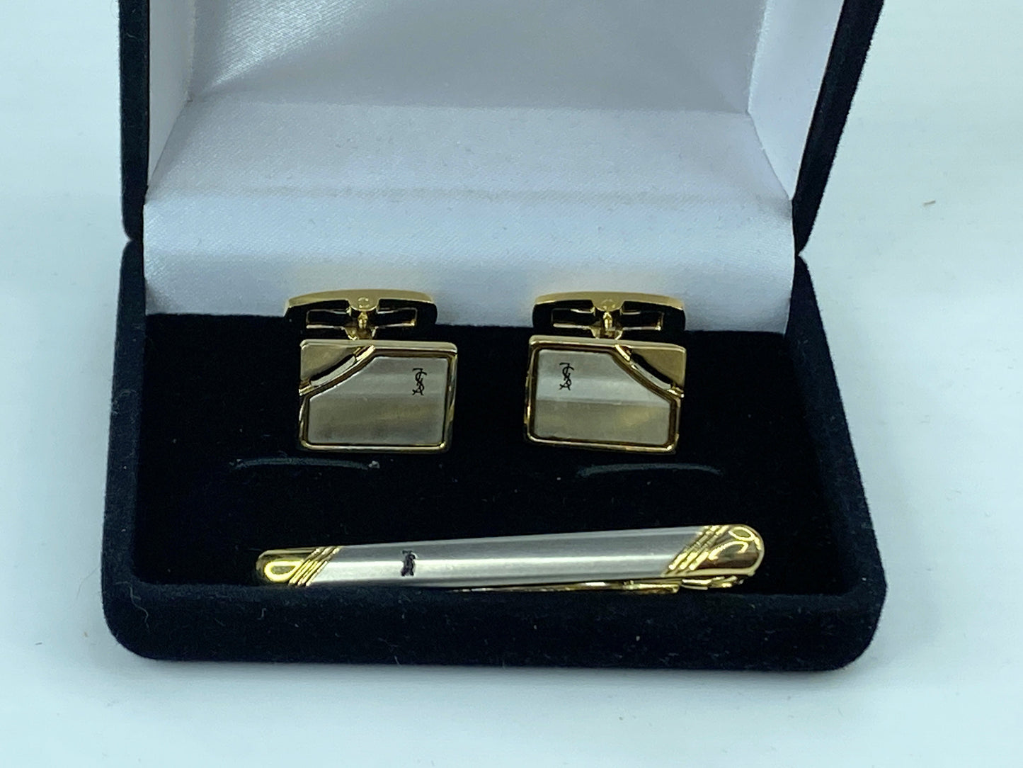 Vintage Yves Saint Laurent cufflinks & Tie clip gold silver tone design GS542