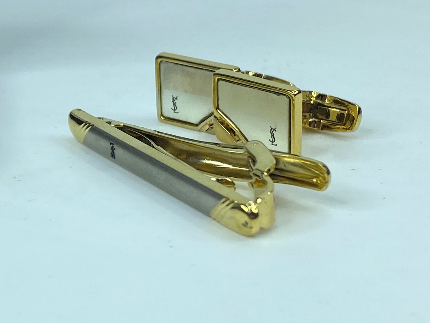 Vintage Yves Saint Laurent cufflinks & Tie clip gold silver tone design GS542