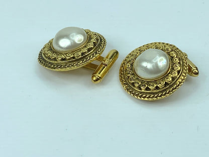 Chanel Pearl Cufflinks Gold Round Men's Fashion Clothing Accessories GS544