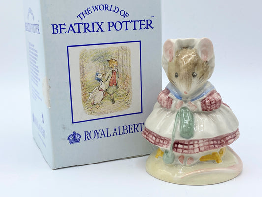 Beatrix Potter Royal Albert "THe Old woman living in a shoe Knitting" MC1674