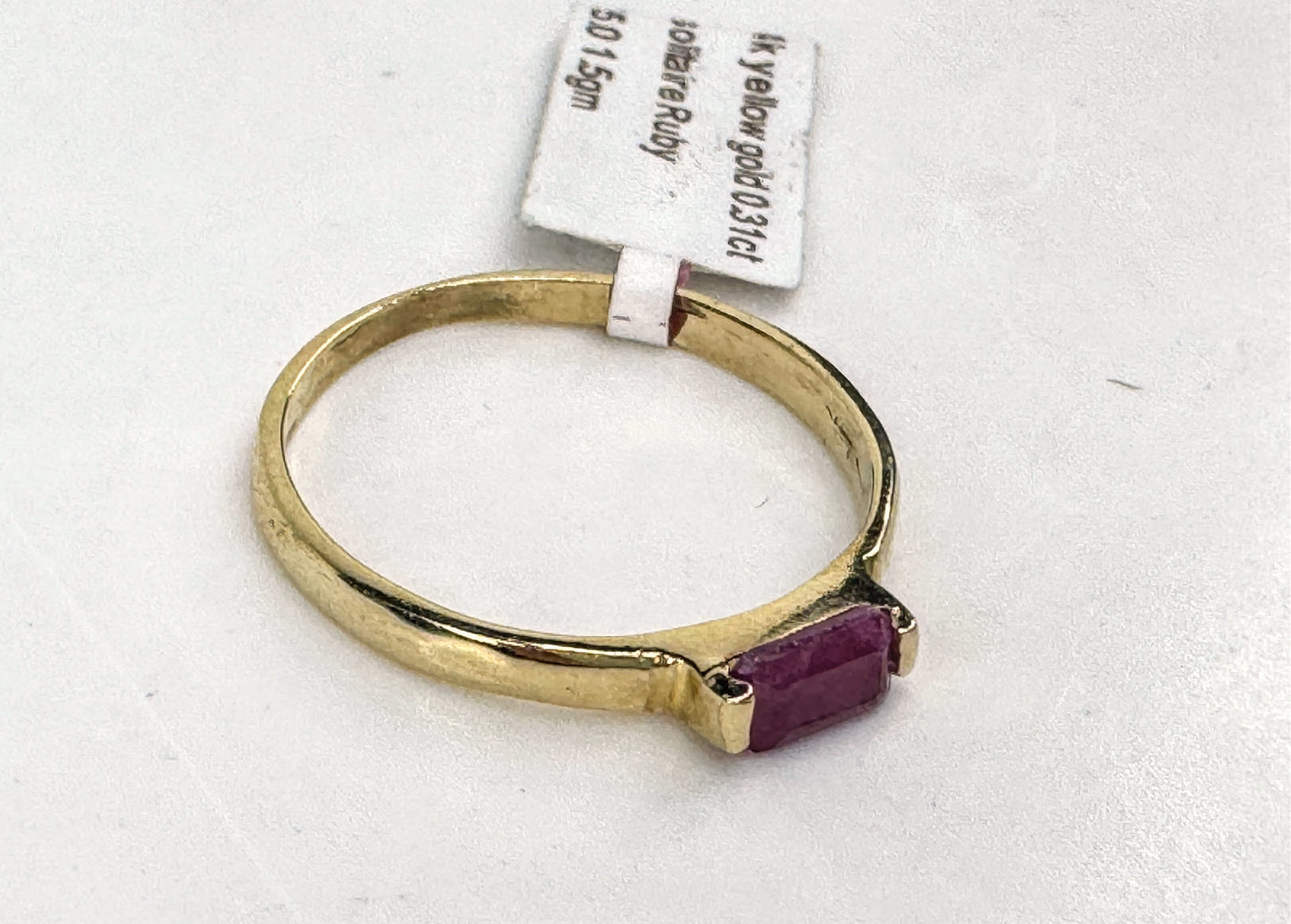 Vintage 14K Yellow Gold Straight Baguette Ruby Solitaire Ring Size 8 JR1826