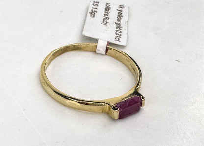 Vintage 14K Yellow Gold Straight Baguette Ruby Solitaire Ring Size 8 JR1826