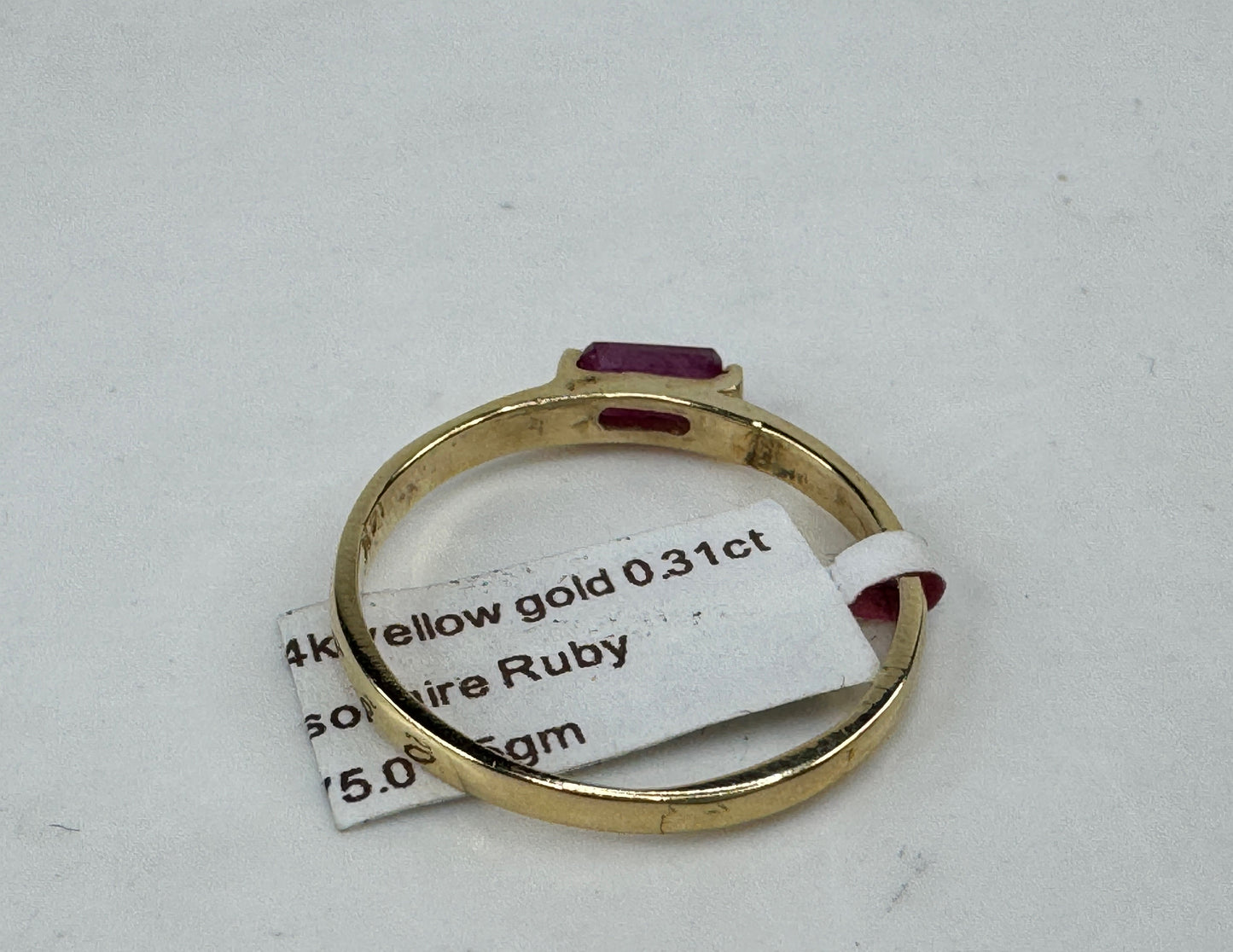 Vintage 14K Yellow Gold Straight Baguette Ruby Solitaire Ring Size 8 JR1826