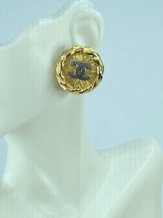 CHANEL CC Logos Round Twist Rope Clip-On Earrings Gold Tone Auth w/Box GS465