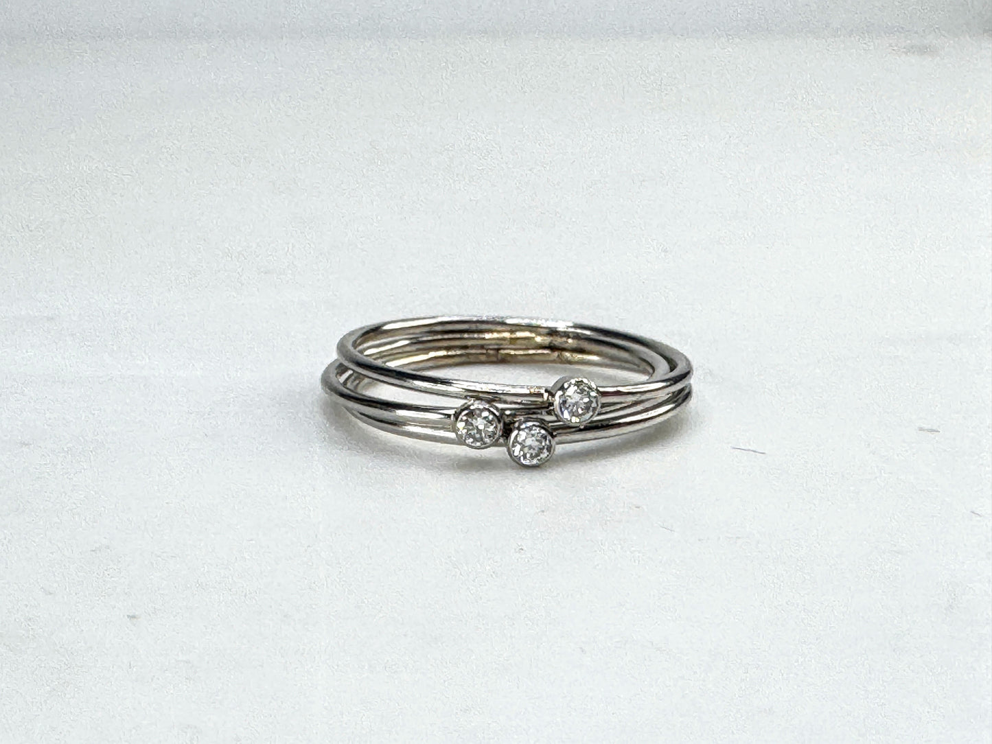 14K White Gold Bezel set Diamond Stackable Ring Minimalist per ring s7 New JR1843