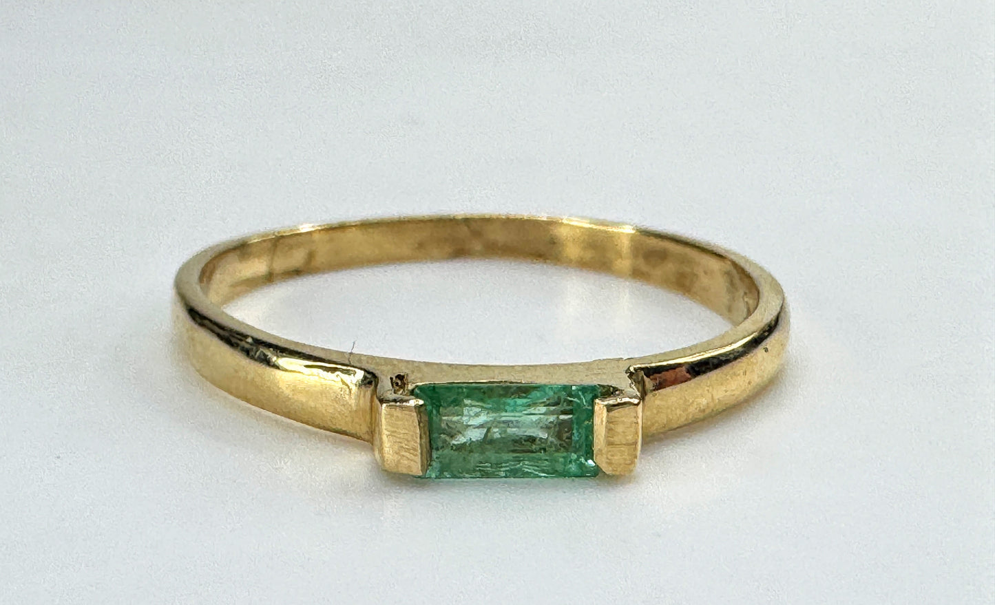 14K Gold Emerald Baguette Solitaire Ring Minimalist Stacking Size 6.75 JR1848