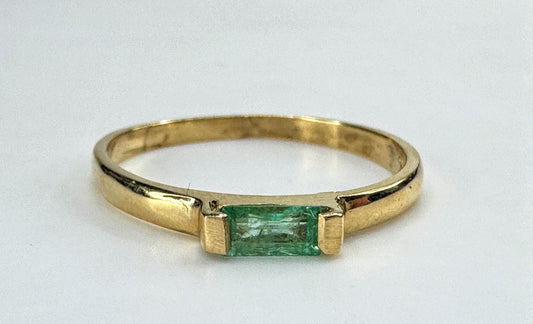 14K Gold Emerald Baguette Solitaire Ring Minimalist Stacking Size 6.75 JR1848