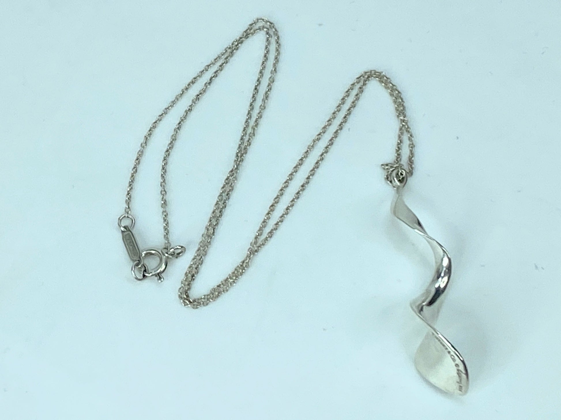 Tiffany & Co Silver 925 Gehry Orchid Necklace 1.75" Pendant necklace 16" JR582