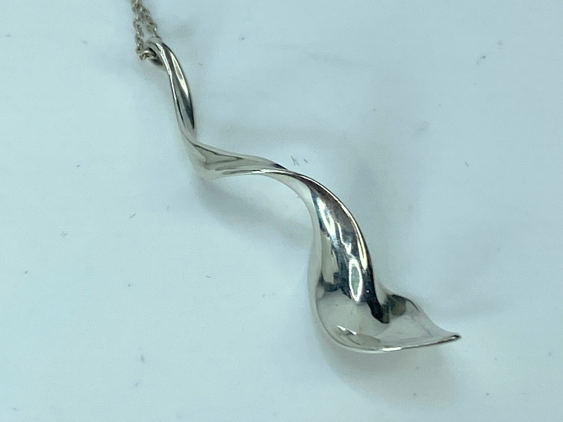 Tiffany & Co Silver 925 Gehry Orchid Necklace 1.75" Pendant necklace 16" JR582