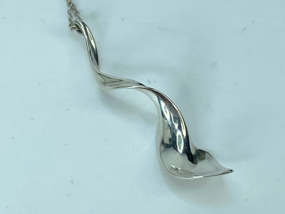 Tiffany & Co Silver 925 Gehry Orchid Necklace 1.75" Pendant necklace 16" JR582