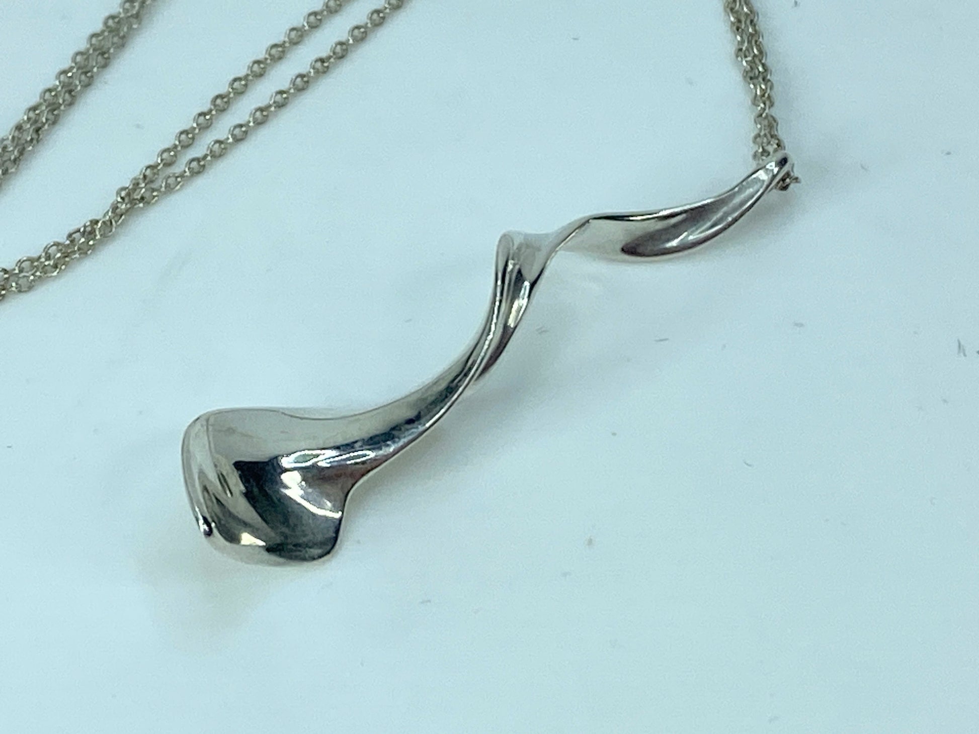 Tiffany & Co Silver 925 Gehry Orchid Necklace 1.75" Pendant necklace 16" JR582