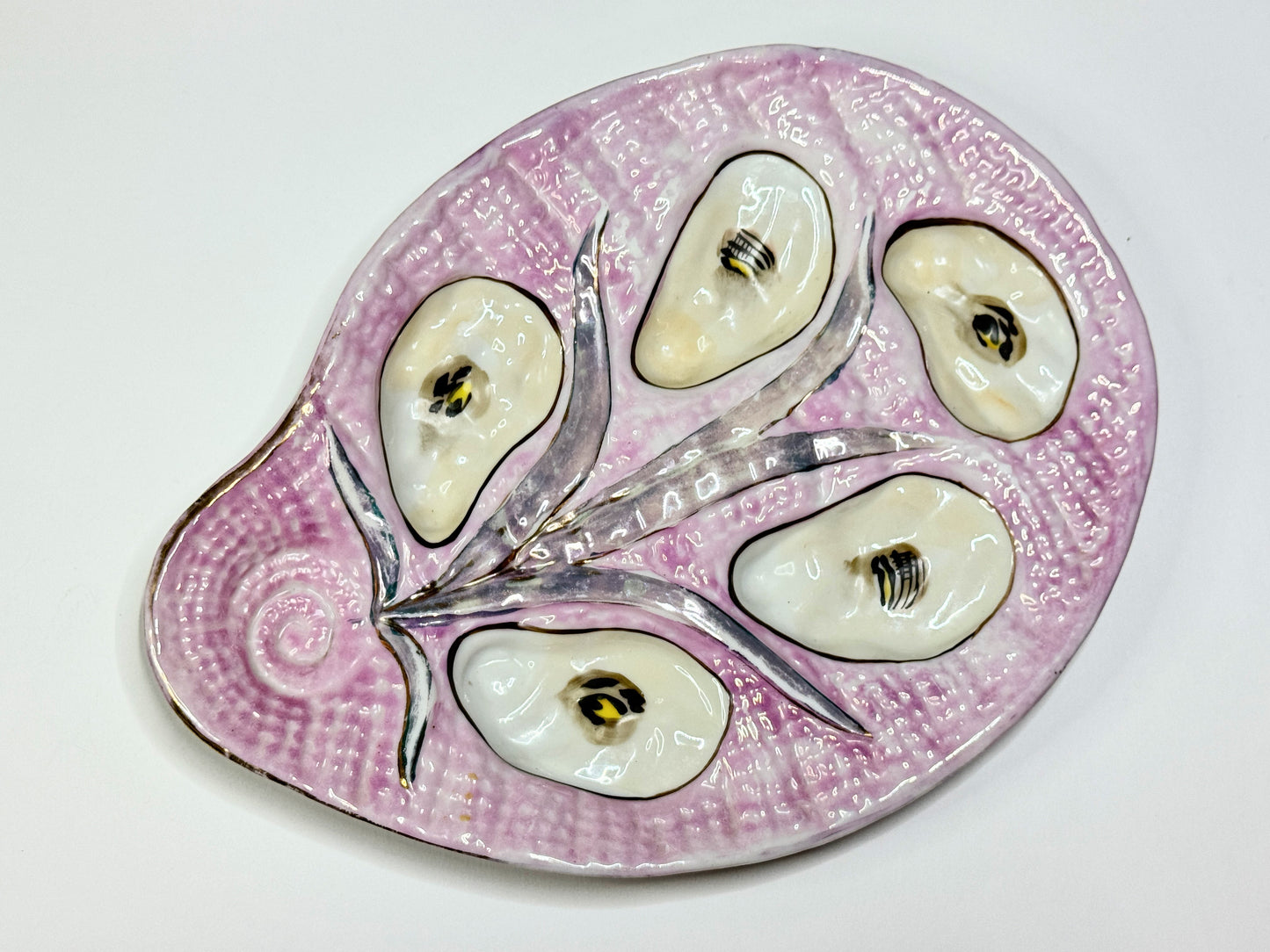 Antique French Majolica Oyster Plate, Pink Seaweed Design, c.1890 — 10” A665